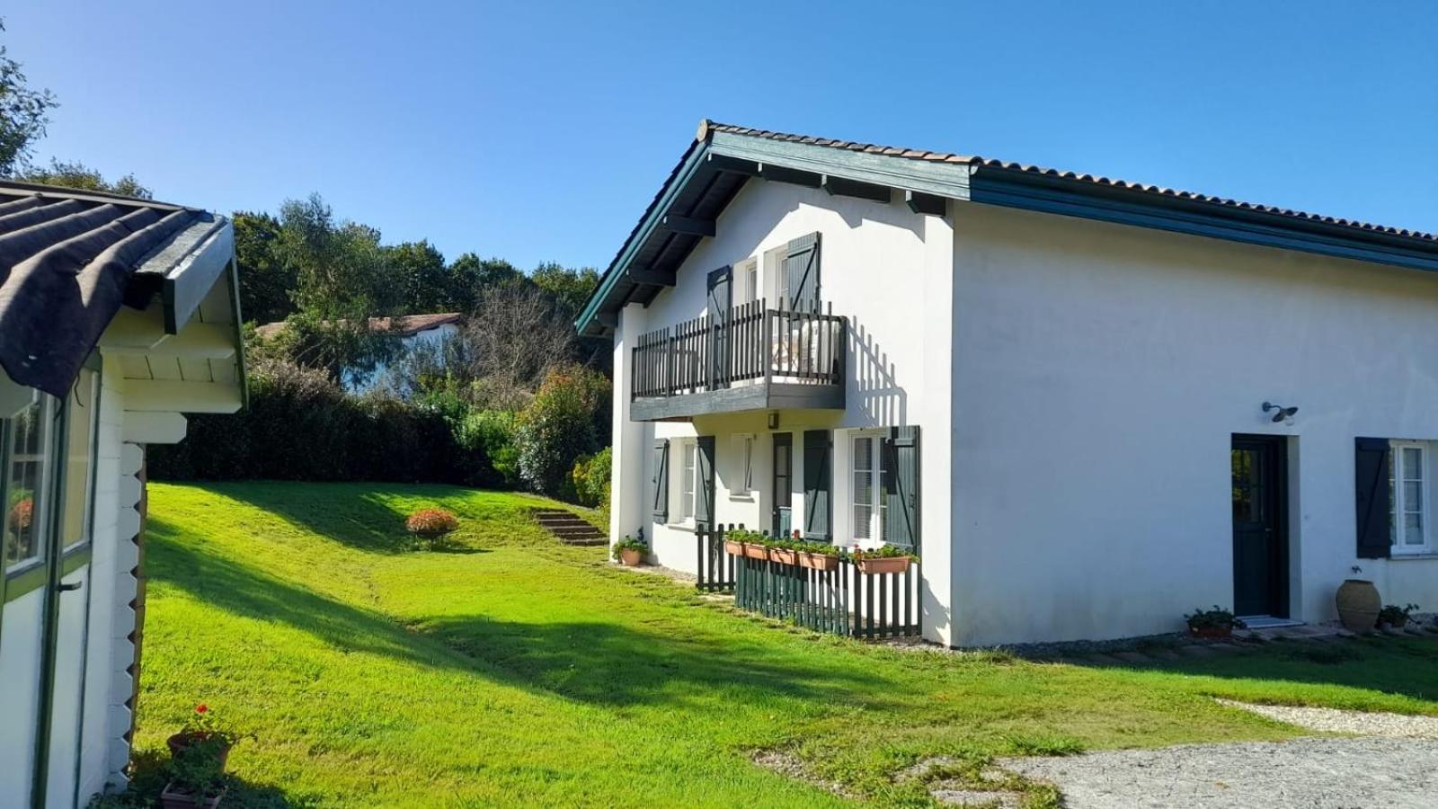 Maison Ihi-Toki - Apartamento Planta Baja T2 40M2 - Apartamento Planta Alta T3 54M2 Saint-Pée-sur-Nivelle Esterno foto